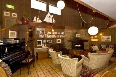 Kasees Apartments And Mountain Lodge - Accommodation Redcliffe 4