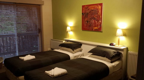 House Of Ullr - Accommodation Redcliffe 3