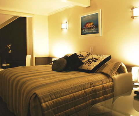 Pure Chalet - Accommodation Redcliffe 0