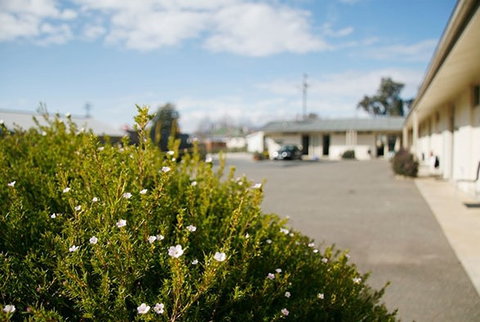 Merivale Motel Tumut - Accommodation Redcliffe 1