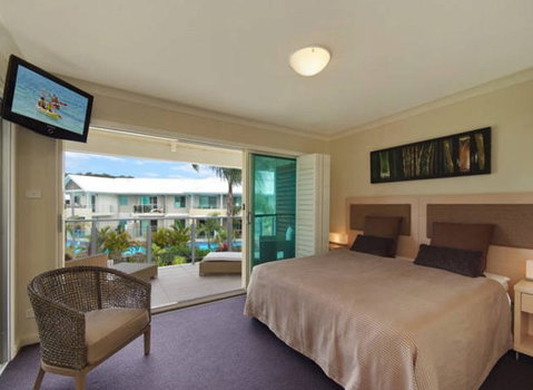 Pacific Blue Townhouse 358 - Accommodation Redcliffe 0