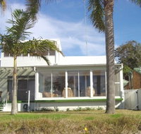8 Seaview Crescent - Accommodation Redcliffe