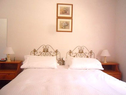 Chimney Cottage - Accommodation Redcliffe 1