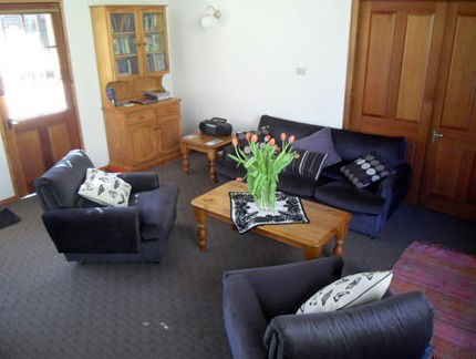 Chimney Cottage - Accommodation Redcliffe 2