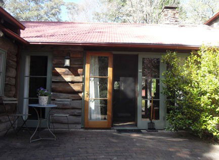 Chimney Cottage - Accommodation Redcliffe 4