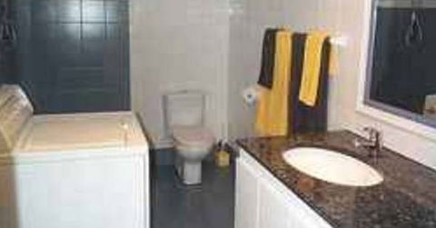 A Beach House Near Manly - Accommodation Redcliffe 0
