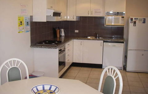 A Beach House Near Manly - Accommodation Redcliffe 3