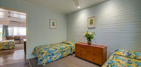 Hi-Way Units Motel - Accommodation Redcliffe 4