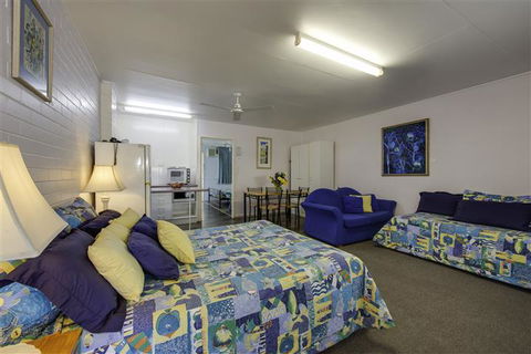 Hi-Way Units Motel - Accommodation Redcliffe 5