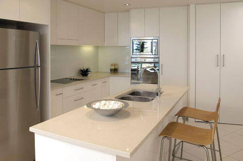 Manta Bargara Resort - Accommodation Redcliffe 2