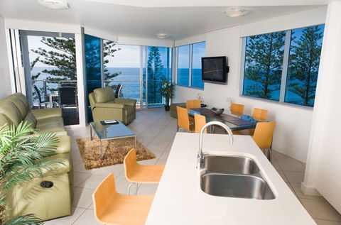 Manta Bargara Resort - Accommodation Redcliffe 4