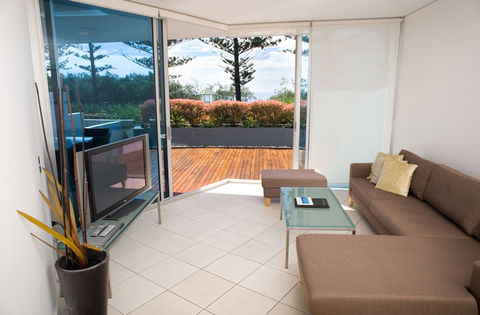 Manta Bargara Resort - Accommodation Redcliffe 5