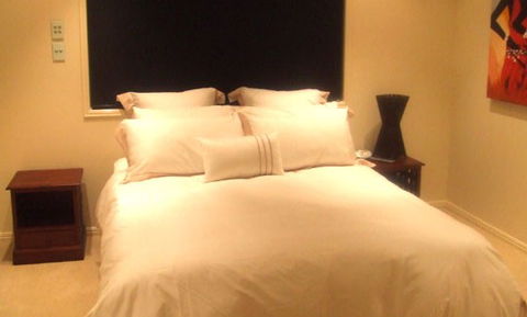 Ocean Paradise Holiday House - Accommodation Redcliffe 0