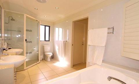 Ocean Paradise Holiday House - Accommodation Redcliffe 1