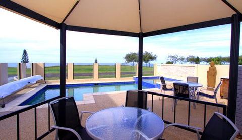 Ocean Paradise Holiday House - Accommodation Redcliffe 3