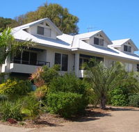 Moore Park Beach Villas on the Beach - Accommodation Redcliffe