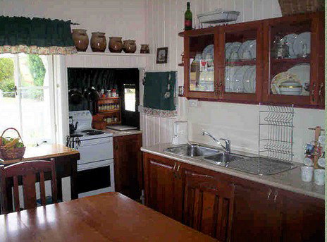Dillons Cottage - Accommodation Redcliffe 0