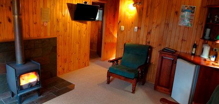Happy Valley Retreat - Accommodation Redcliffe 4