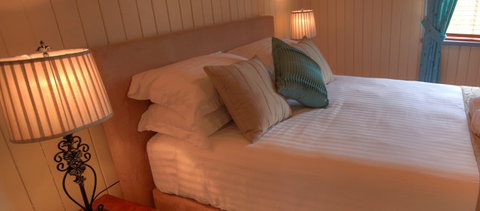 Apple Blossom Cottage - Accommodation Redcliffe 2
