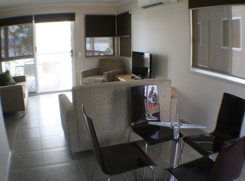 Lake Somerset Holiday Park - Accommodation Redcliffe 1