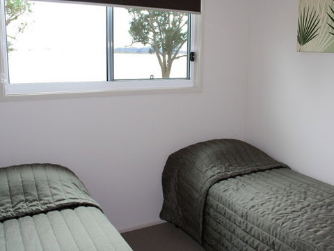 Lake Somerset Holiday Park - Accommodation Redcliffe 3