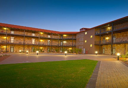The Esplanade Hotel - Accommodation Redcliffe 2