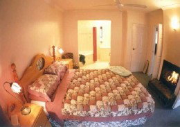 Fern Gulley Retreat - Accommodation Redcliffe 1