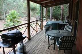 Fern Gulley Retreat - Accommodation Redcliffe 4
