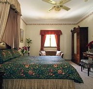 Holberry House - Accommodation Redcliffe