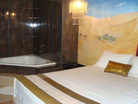 Langtrees Guest Hotel - Accommodation Redcliffe 4