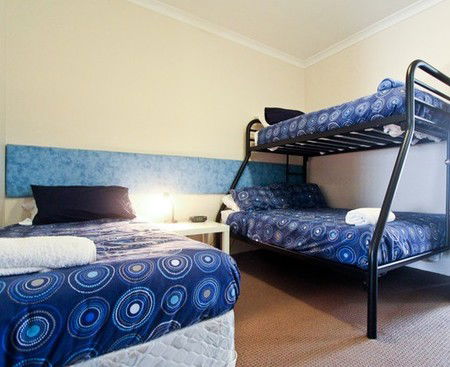 Duke's Apartments - Accommodation Redcliffe 2