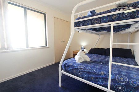Duke's Apartments - Accommodation Redcliffe 3