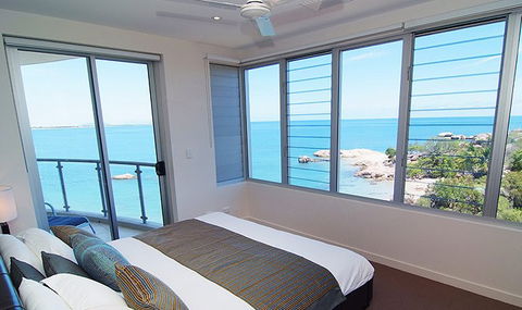 Coral Cove Apartments - Accommodation Redcliffe 2