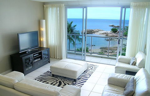 Coral Cove Apartments - Accommodation Redcliffe 3