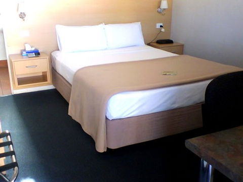 Ayrline Motel - Accommodation Redcliffe 0