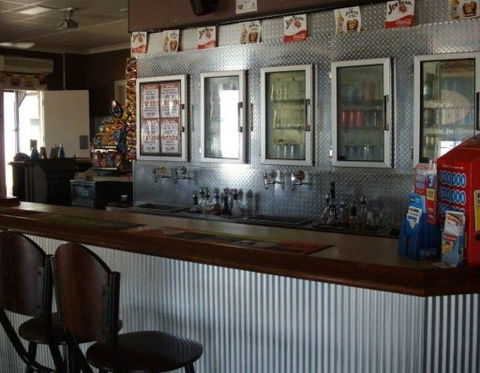 Burdekin Hotel - Accommodation Redcliffe 1