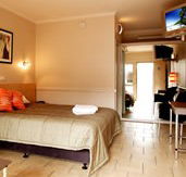 Discovery Cairns - Accommodation Redcliffe
