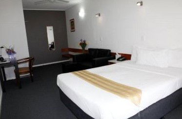 Ayr Travellers Motel - Accommodation Redcliffe 0
