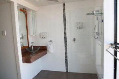Ayr Travellers Motel - Accommodation Redcliffe 2