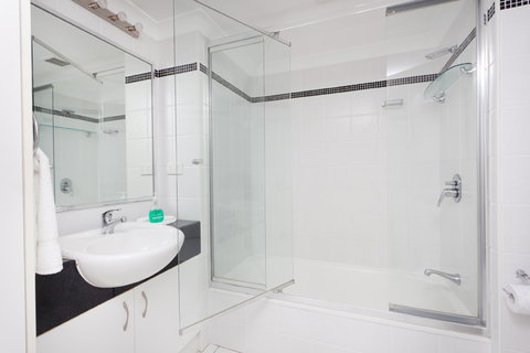 Apartment 27 Aristocrat Apartments - Accommodation Redcliffe 8