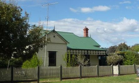 Yarckcottage - Accommodation Redcliffe 0