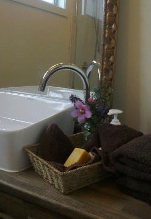 Yarckcottage - Accommodation Redcliffe 4