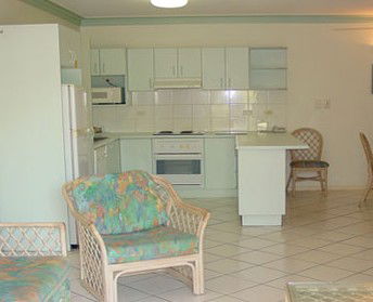 Koala Court Holiday Apartments - Accommodation Redcliffe 2