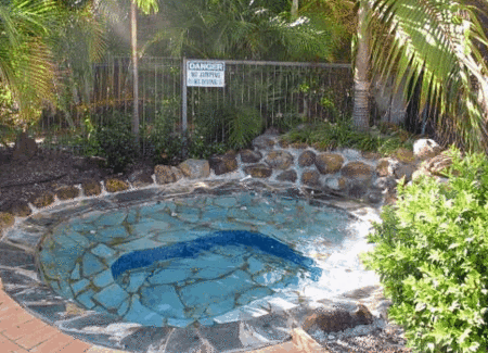SMART MOTELS BERT HINKLER - Accommodation Redcliffe 2