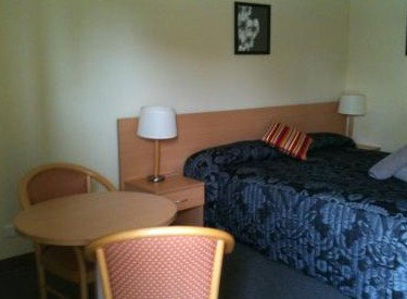 Golden Guitar Motor Inn - Accommodation Redcliffe 2