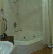 Golden Guitar Motor Inn - Accommodation Redcliffe 4