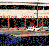 Theatre Royal Hotel - Accommodation Redcliffe