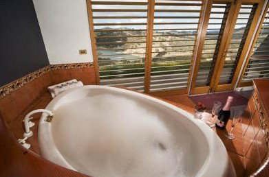 Eagle View Escape - Accommodation Redcliffe 0