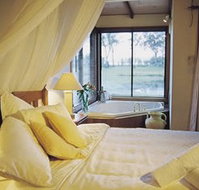 Lake Weyba Cottages - Accommodation Redcliffe
