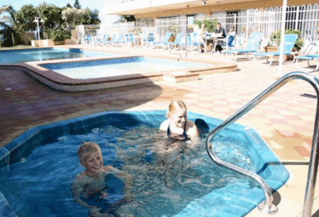 Bahia Beachfront Apartments - Accommodation Redcliffe